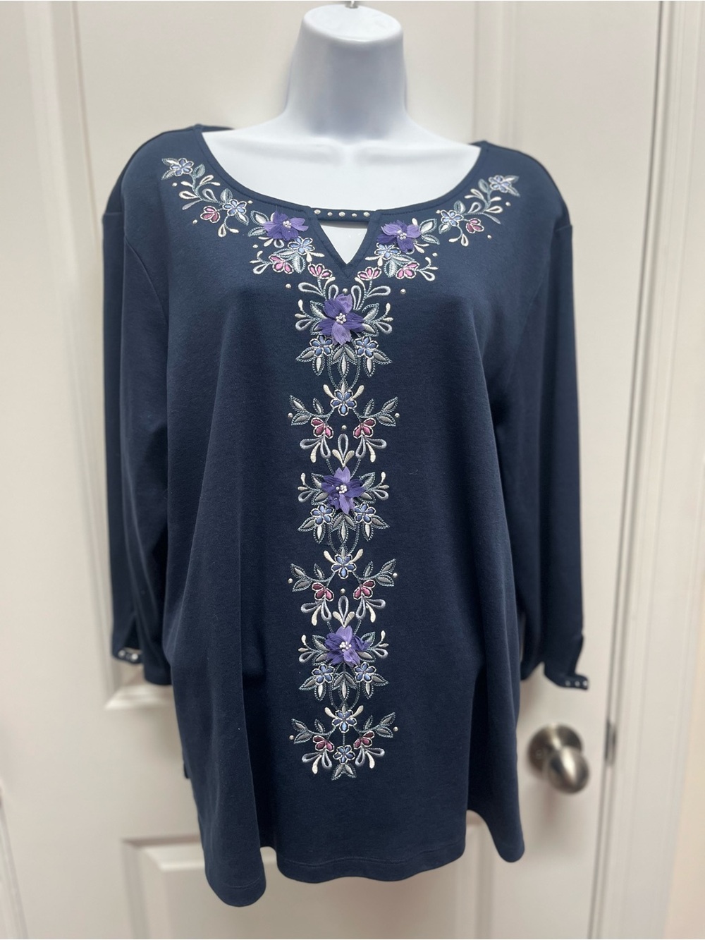 Alfred Dunner Wisteria Lane Center Floral Embroidery Top Blue XL